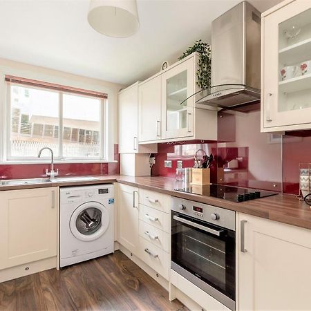Stunning 1 Bed At Holyrood Palace & Arthurs Seat Edinburgh Exterior photo